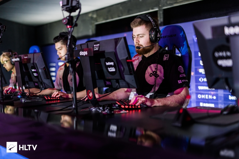 TES晒Tian生日返图：好友环绕，欢声笑语，再次祝Tian生日快乐