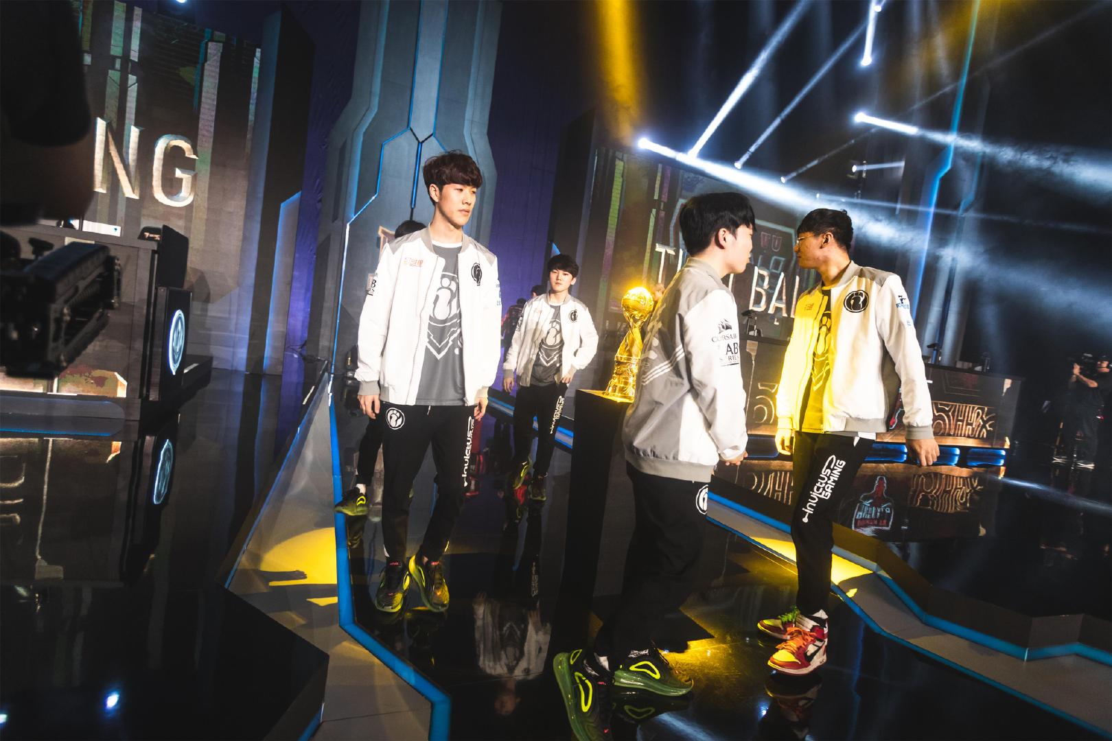 英雄海？knight本次世界赛的15局游戏中选用了12个英雄！