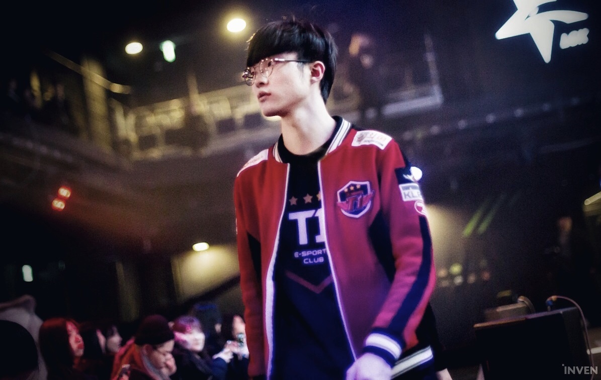 这是Quesanti！ TheShy 坚持住1v3 JIEJIE 刺穿 Ninjas in Pyjamas Invictus Gaming 赢得了第一局