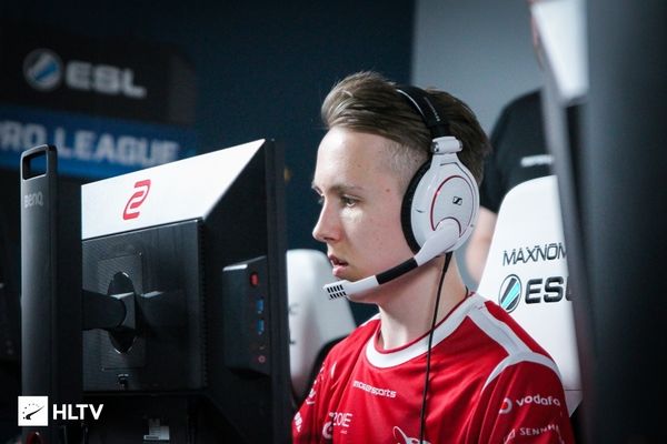 打破内心的魔鬼！JKL的阿希以50,000伤害带领团队进攻， Top Esports 消灭了 Bilibili Gaming 结束了八连败